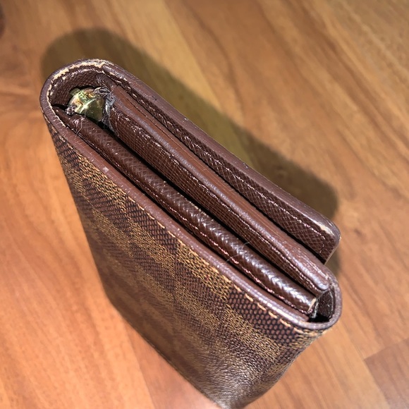 Authentic Louis Vuitton Damier Ebene Porte-Monnaie Tresor Wallet - Picture 3 of 16